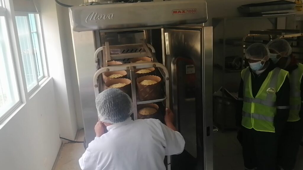 paneton horno.mp4_snapshot_00.04.708
